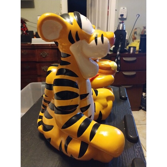Vintage Disney's Winnie the Pooh Tigger & Winnie Cookie Jar Pair RARE - Picture 14 of 16